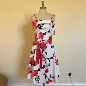 NWT Sz:3/4 Vintage 2000’s White&Pink Floral Pattern Dress